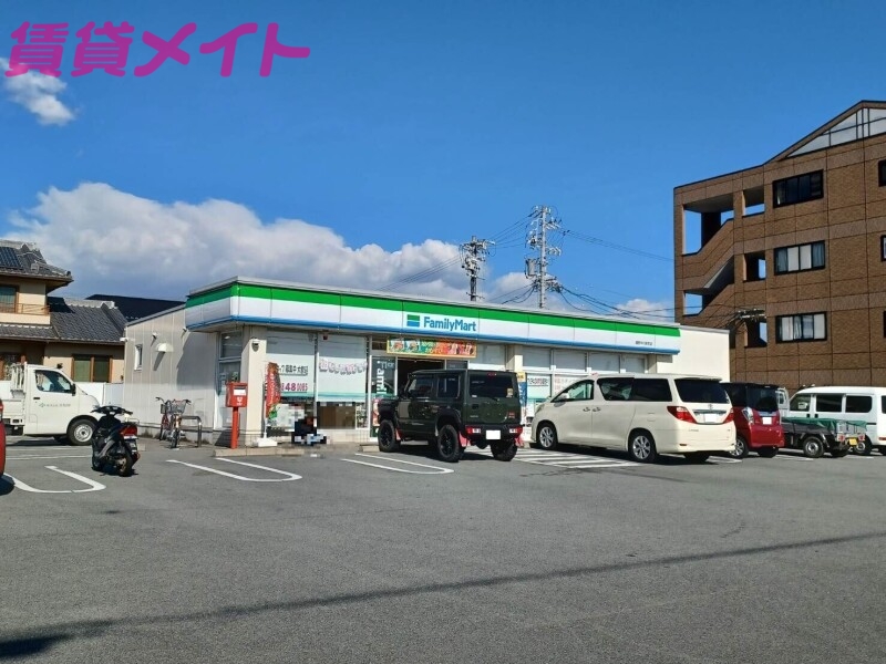 【松阪市嬉野野田町のアパートのコンビニ】