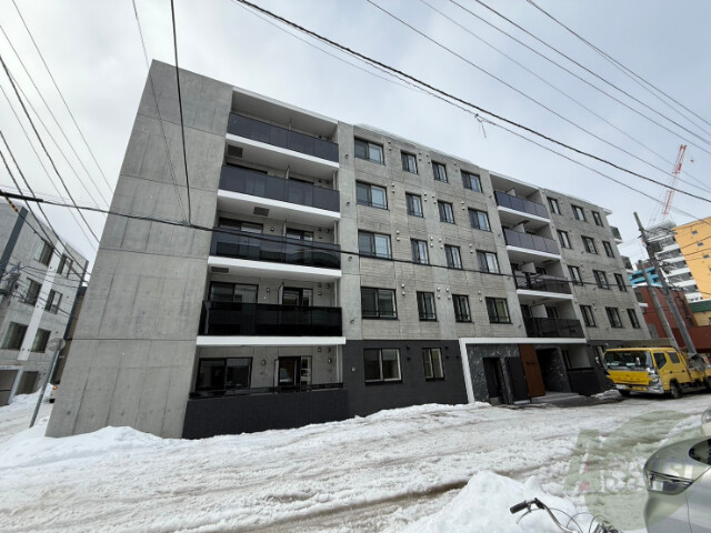 建物外観　札幌市中央区南４条西「ＡＬＰＨＡ　ＧＲＡＮＤＥ札幌南４条」