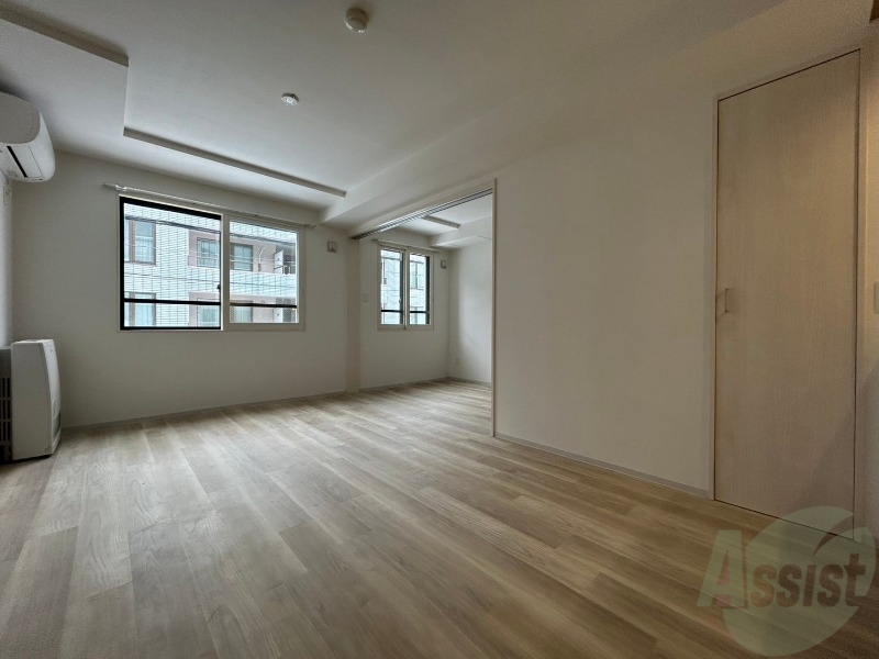 居室・リビング　広々としたリビングですね。使い勝手がよさそうですね！