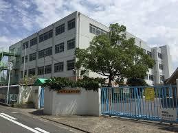 【サンロレア1号館の小学校】