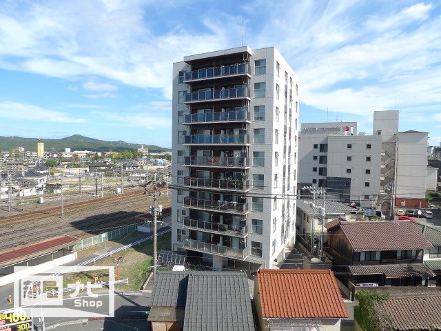 【COCO川西町の建物外観】