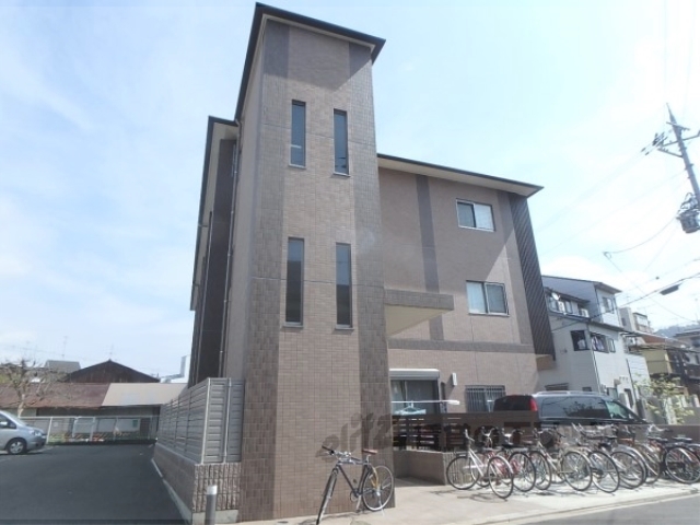 【京都市左京区田中北春菜町のマンションの建物外観】