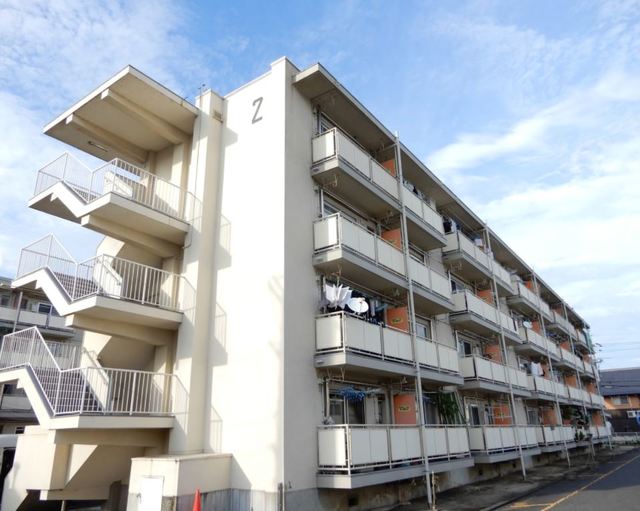 【倉敷市西阿知町のマンションの建物外観】