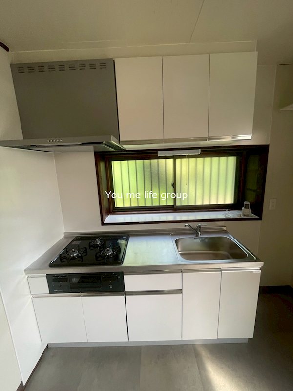 キッチン　キッチン新規交換済み　三口コンロ・グリル付き