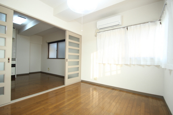 居室・リビング　※別部屋の写真です