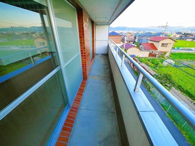 バルコニー　広々としたバルコニーです