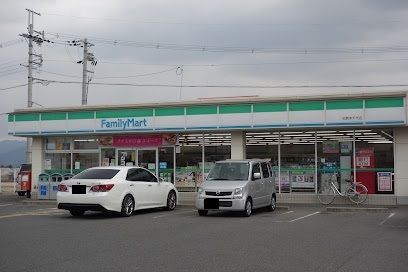 コンビニ　ファミリーマート 田原本千代店（コンビニ）まで2600m