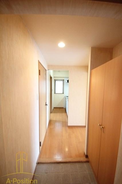 玄関　K・H・E（ケーエイチイー）