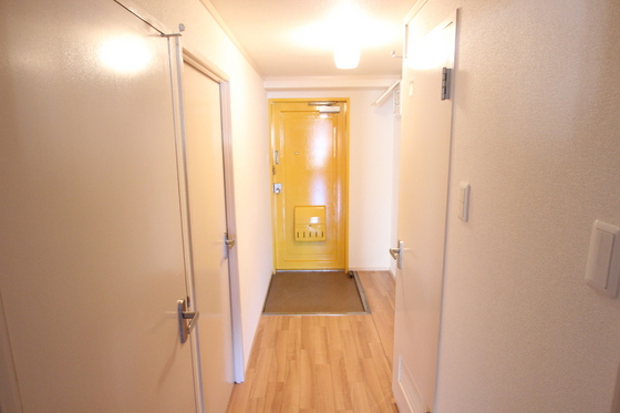 玄関　※別部屋の写真です