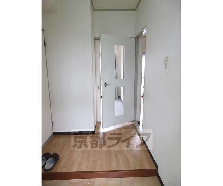 その他部屋・スペース　玄関を上ると扉があります！