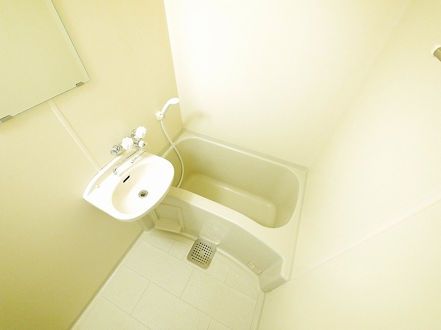 バス・シャワールーム　お風呂で日々の疲れを落としましょう