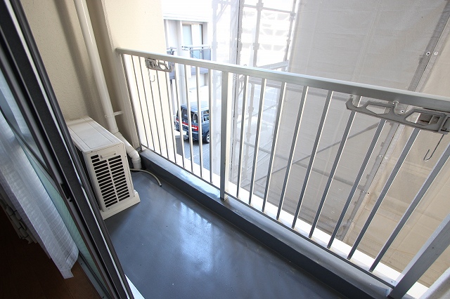 バルコニー　同物件別号室