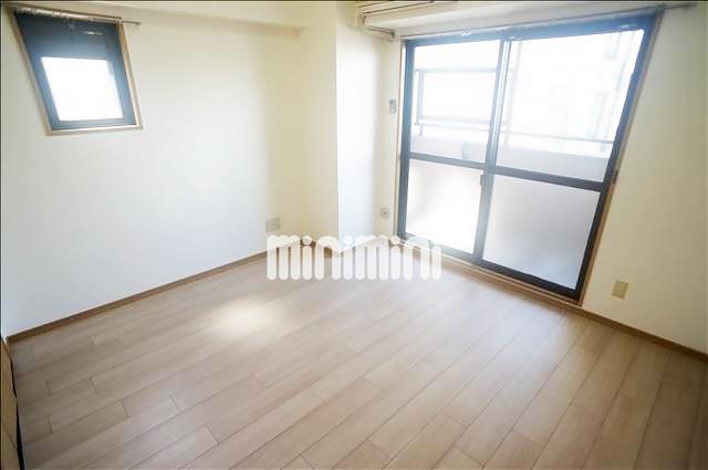 居室・リビング　日当り良好。