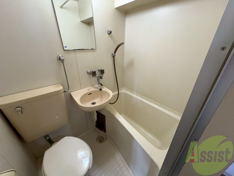 バス・シャワールーム　お風呂になります。一日の疲れを癒してくださいね。