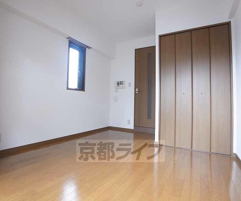 居室・リビング　明るい室内。