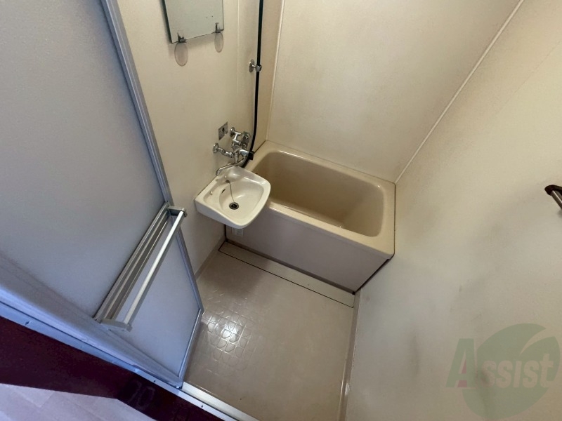 バス・シャワールーム　お風呂になります。一日の疲れを癒してくださいね。