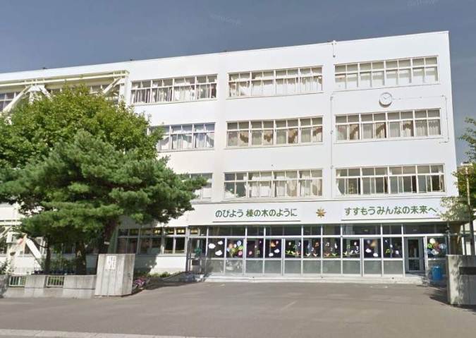 小学校　栄東小（小学校）まで304m