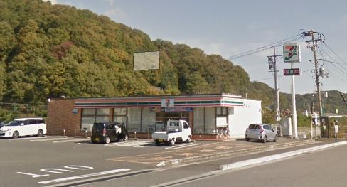 コンビニ　セブンイレブン（コンビニ）まで2100m