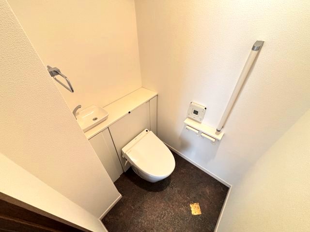 トイレ　スマートなタンクレストイレ★