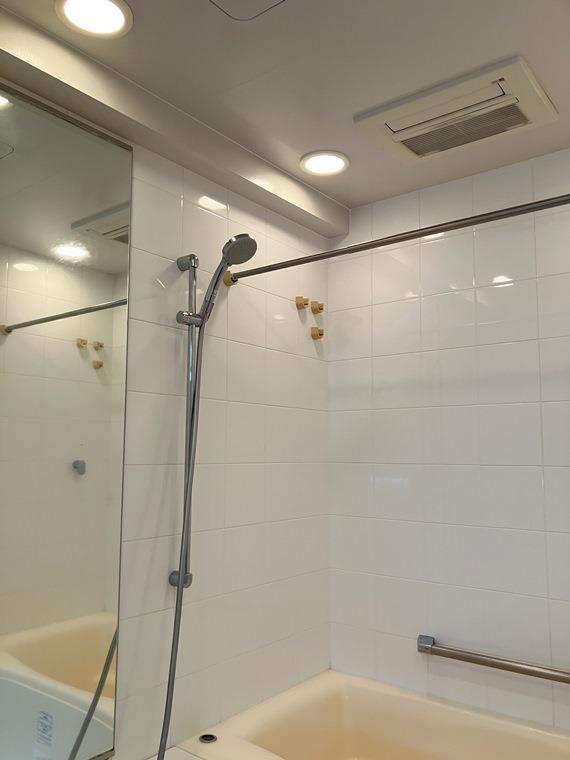 バス・シャワールーム　バス