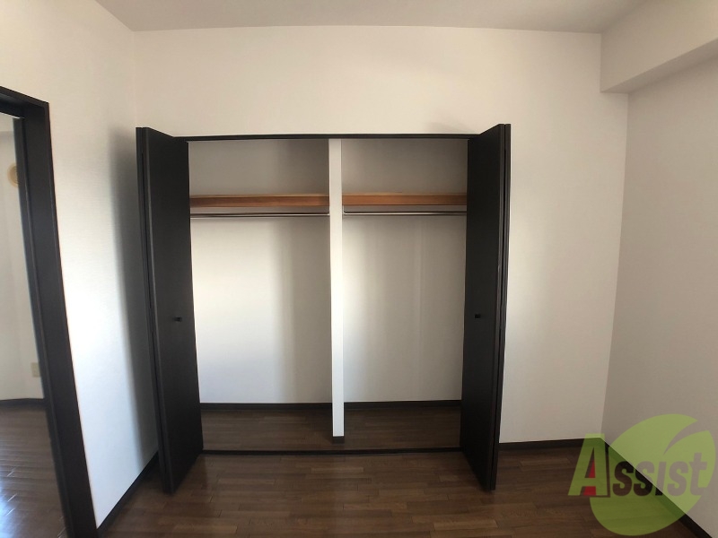収納　寝室の収納です。部屋がすっきり片付きます。