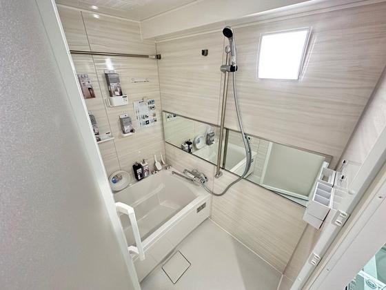 バス・シャワールーム　※別部屋の写真です