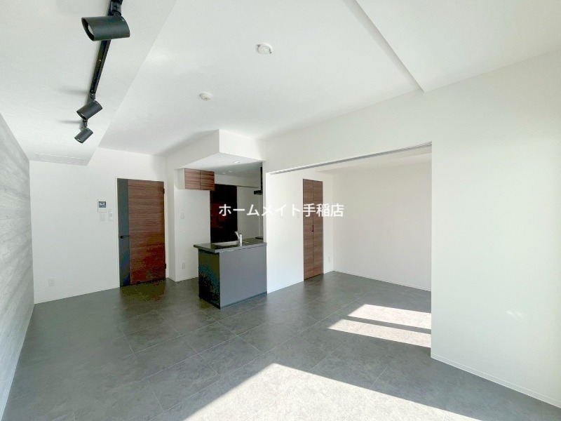 居室・リビング　広々リビングスペースございます！