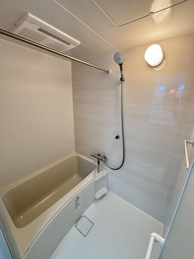 バス・シャワールーム　※建築中の写真です