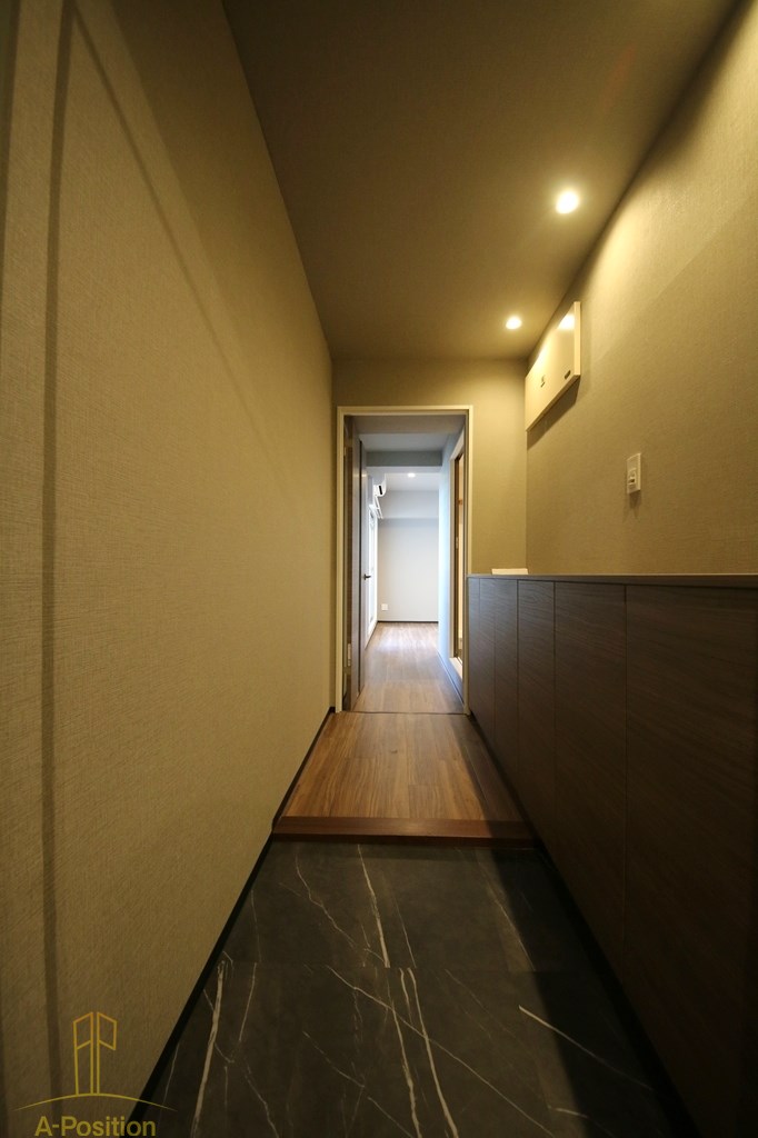 玄関　ラクメンビル