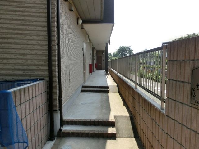 エントランス　アパート入口