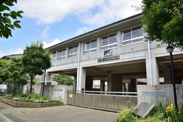 中学校　八王子市立みなみ野中学校（中学校）まで764m