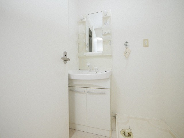 洗面設備　独立洗面台です