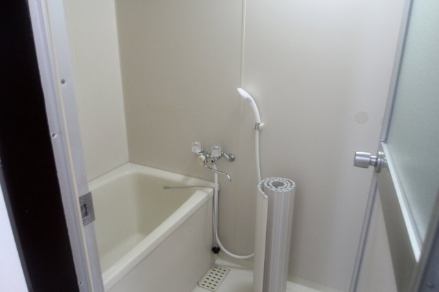 バス・シャワールーム　※同建物ほかのお部屋の写真です。