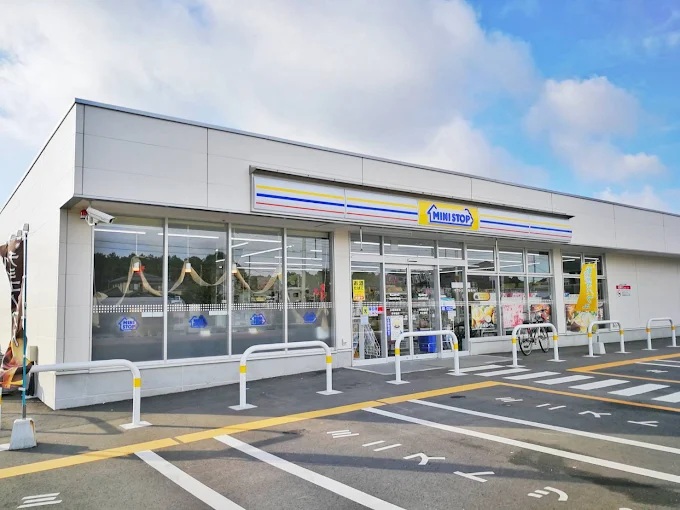 コンビニ　ミニストップ 流山市野谷店（コンビニ）まで656m