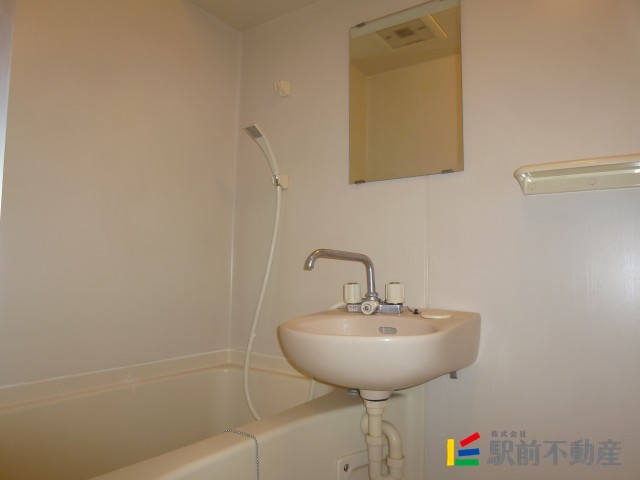 バス・シャワールーム　写真は同タイプ別部屋