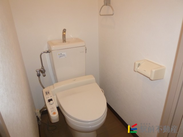 トイレ　写真は同タイプ別部屋
