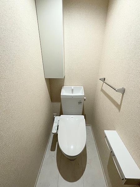 トイレ　温水洗浄暖房便座