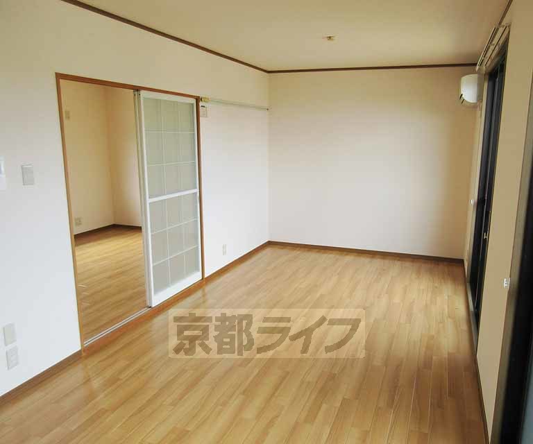 居室・リビング　広々していて気持ちが良い