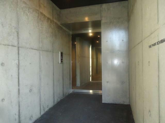 エントランス　エントランス部分