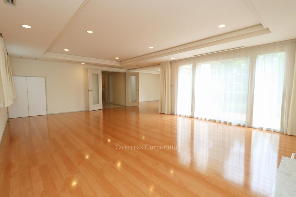 田園調布2丁目戸建の居間写真