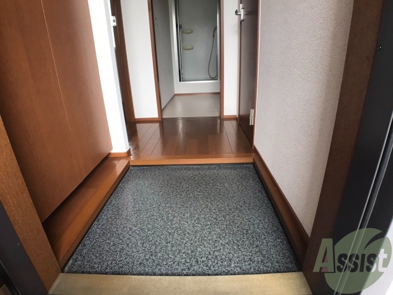 玄関　玄関から見た景色はこちらです。イメージできますか。