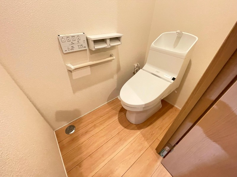 トイレ　トイレ