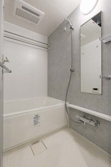 バス・シャワールーム　バスルーム