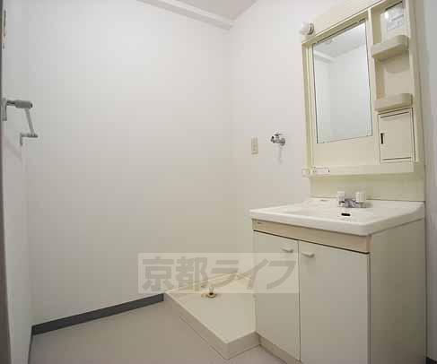 洗面設備　大きな洗面台