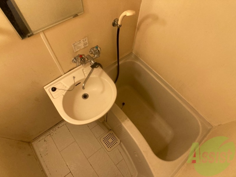 バス・シャワールーム　お風呂になります。一日の疲れを癒してくださいね。