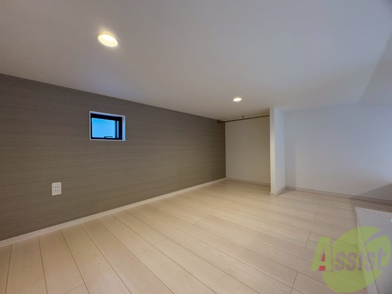 その他部屋・スペース　５．７帖の洋室です。寝室としておすすめです。