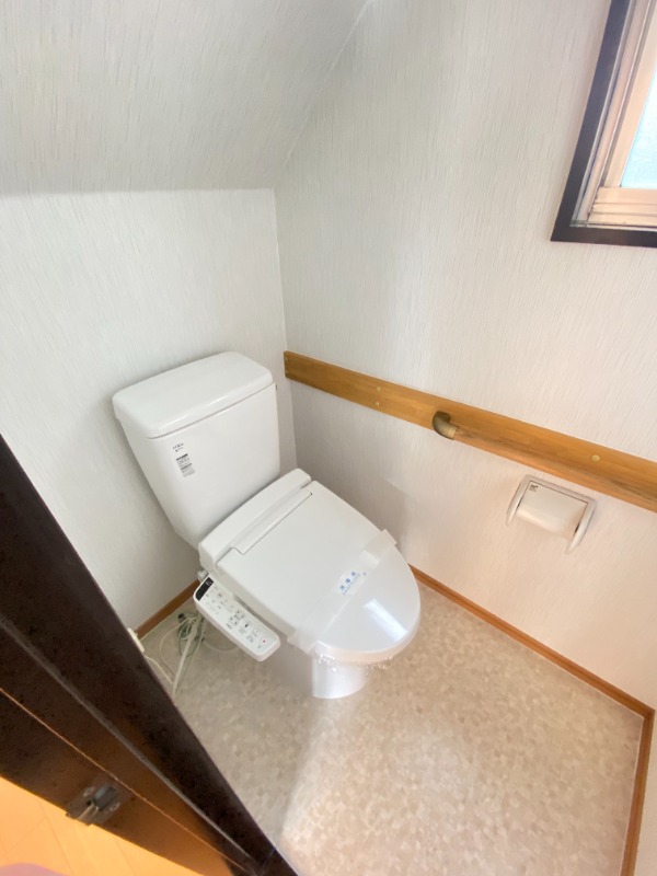 小林様貸家のトイレ写真