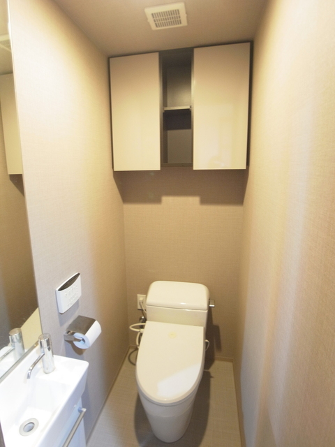 トイレ　温水洗浄機能付き便座　※前回募集時の写真です。