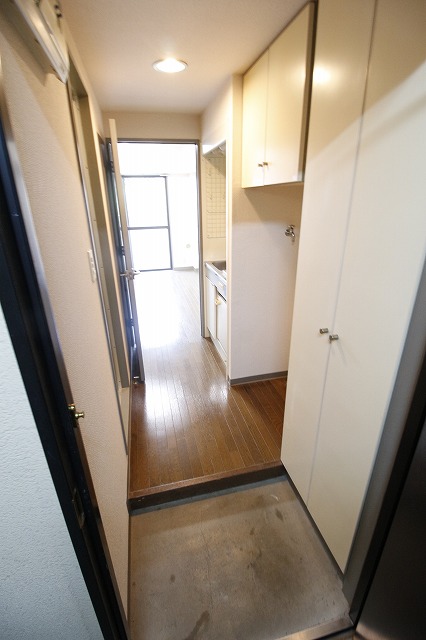 玄関　別の部屋の写真です