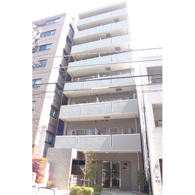 建物外観　住宅側エントランス